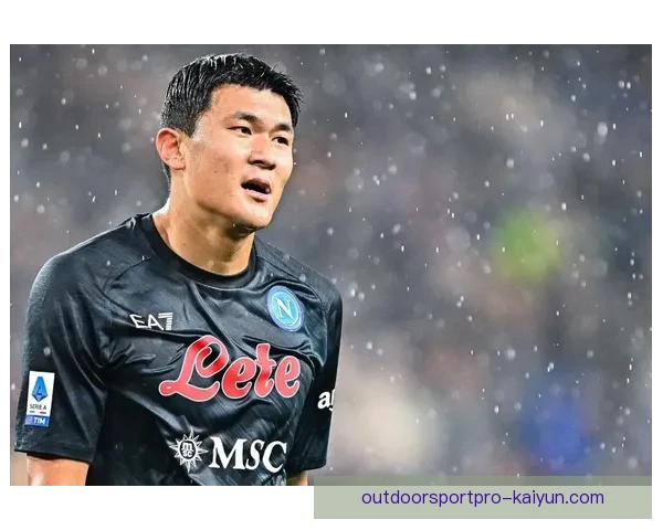 金玟哉与范戴克表现比较，实力逐渐受到关注